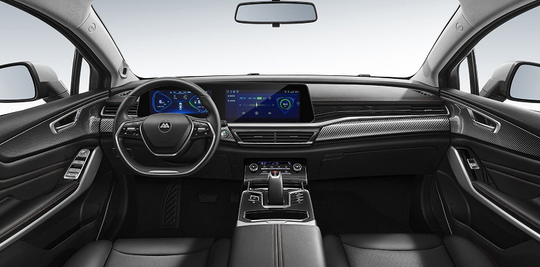 Одноклассник Hyundai Elantra местной сборки — теперь всего за 1,5 млн вместо 3,4 млн рублей: в России обрушили цены на «АмберАвто А5» 